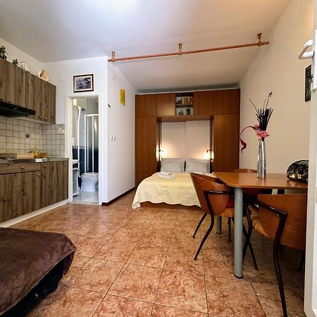 Grgur Studio Apartments Сплит Екстериор снимка