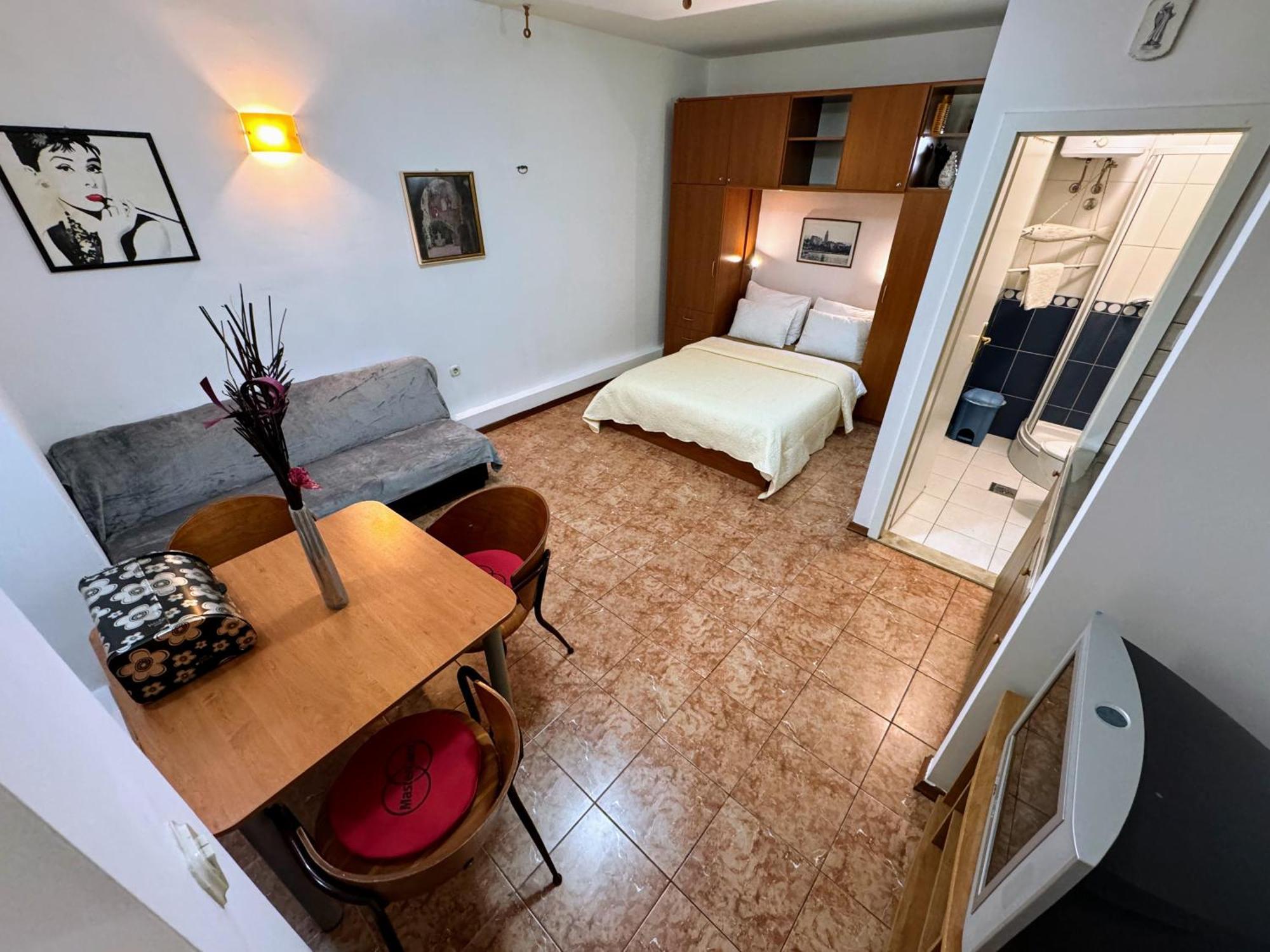 Grgur Studio Apartments Сплит Екстериор снимка