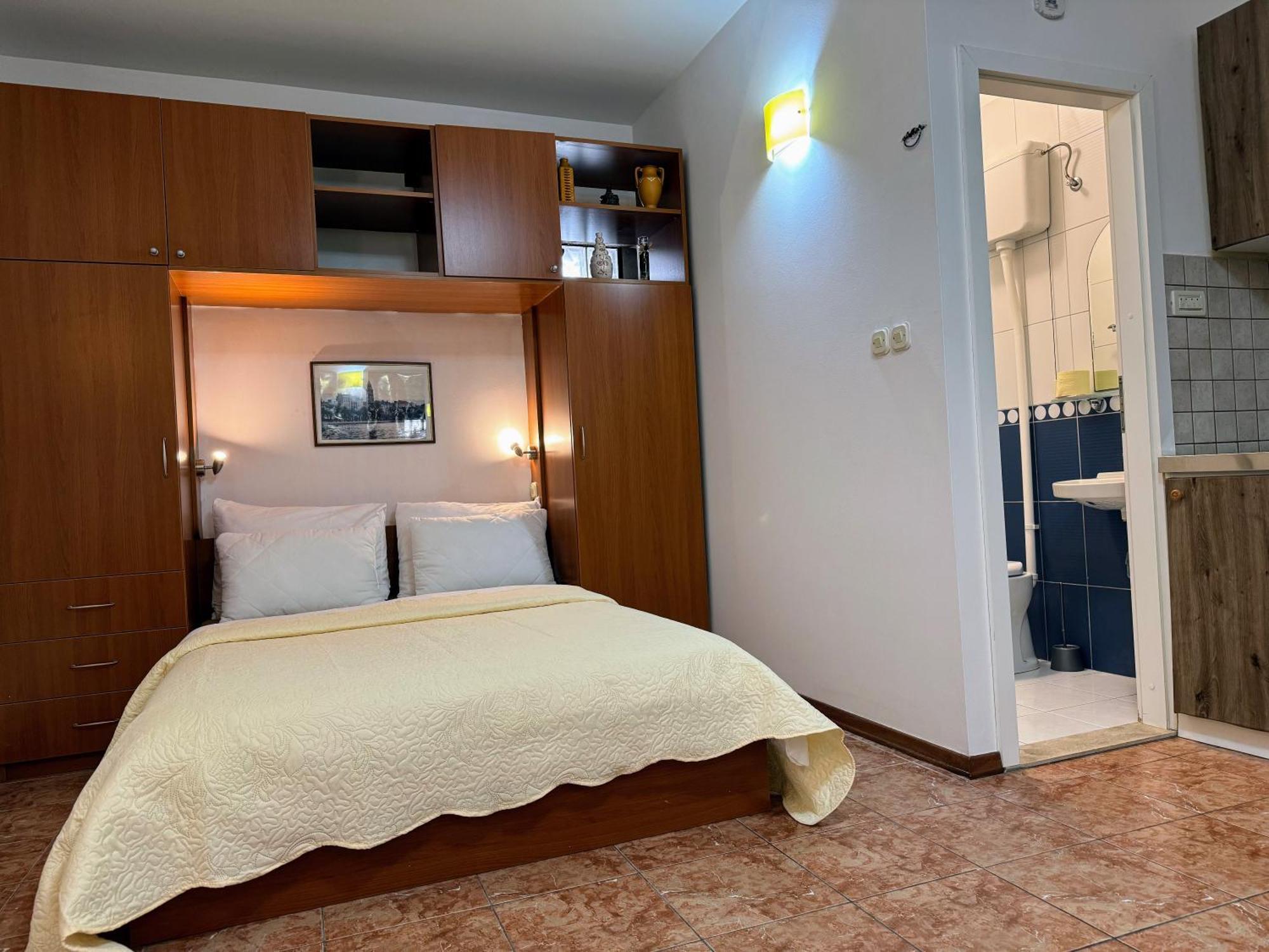 Grgur Studio Apartments Сплит Екстериор снимка