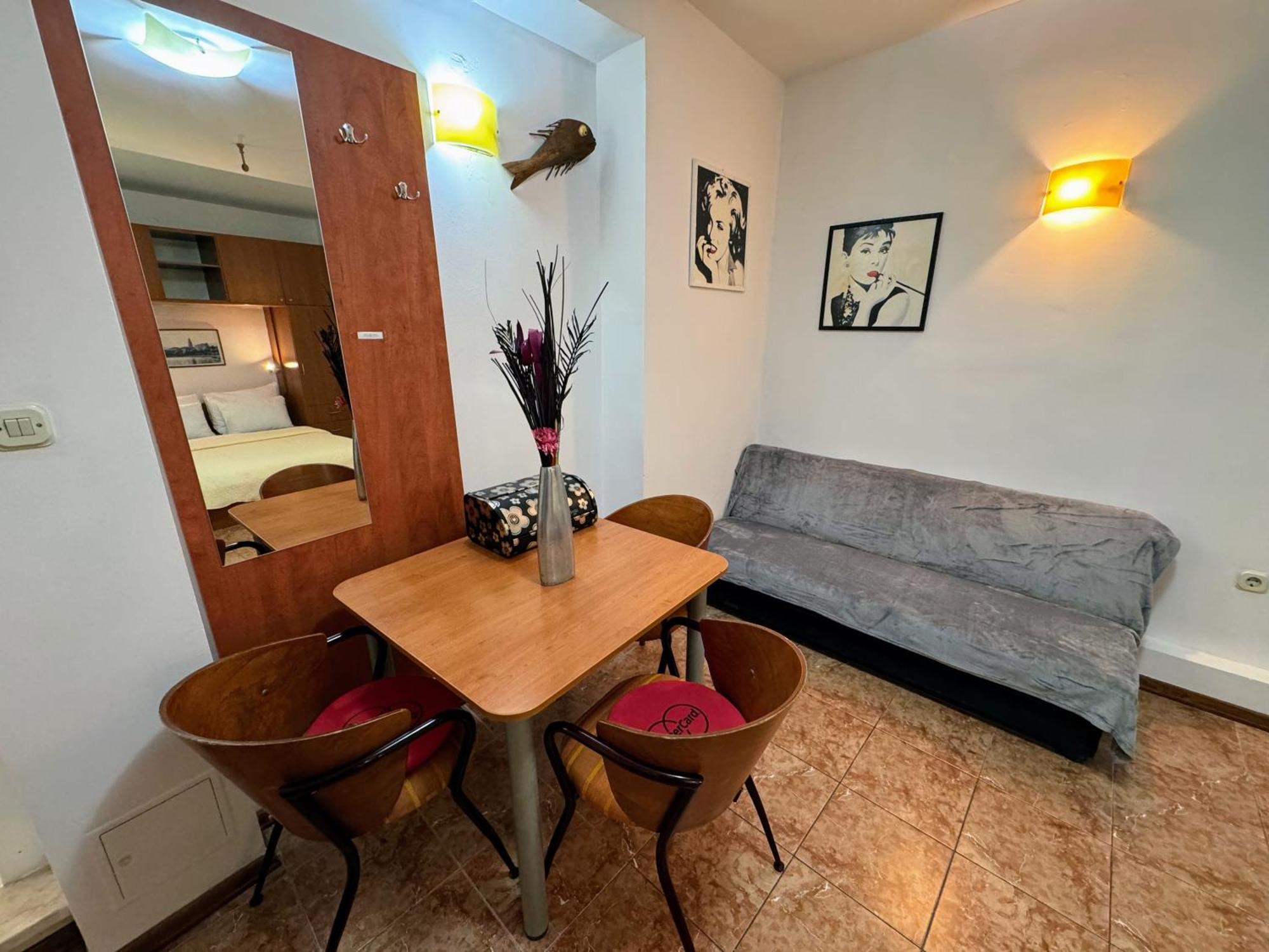 Grgur Studio Apartments Сплит Екстериор снимка