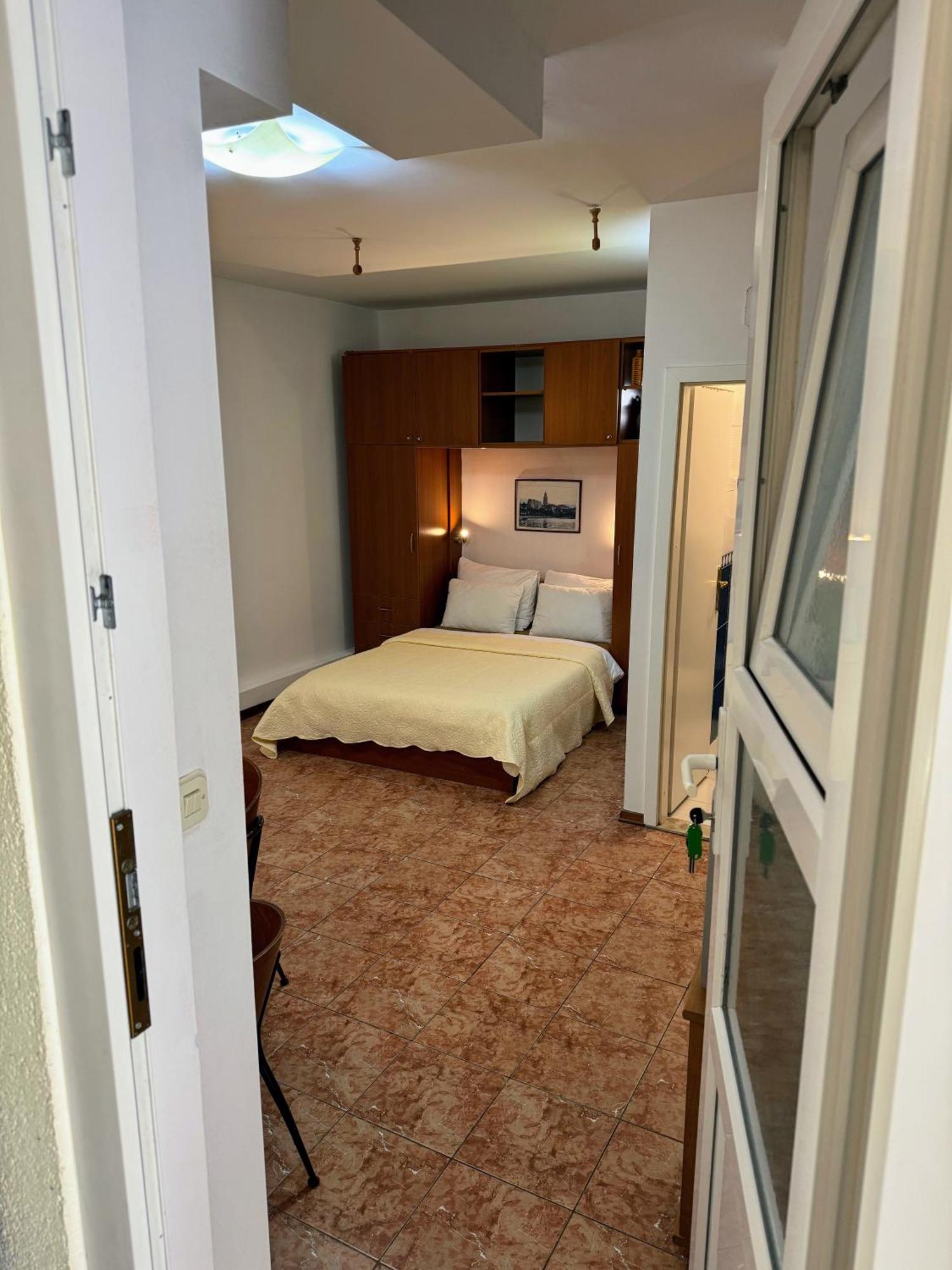 Grgur Studio Apartments Сплит Екстериор снимка