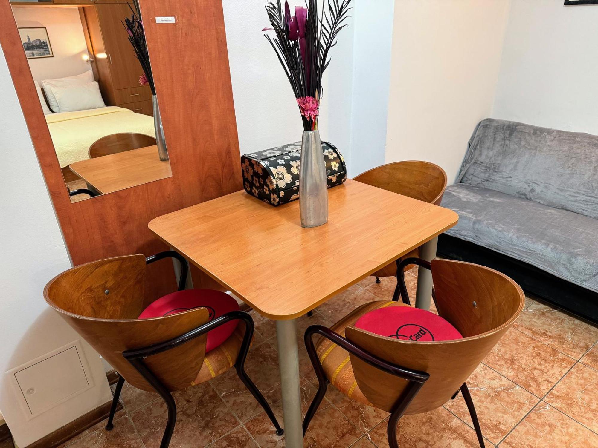 Grgur Studio Apartments Сплит Екстериор снимка
