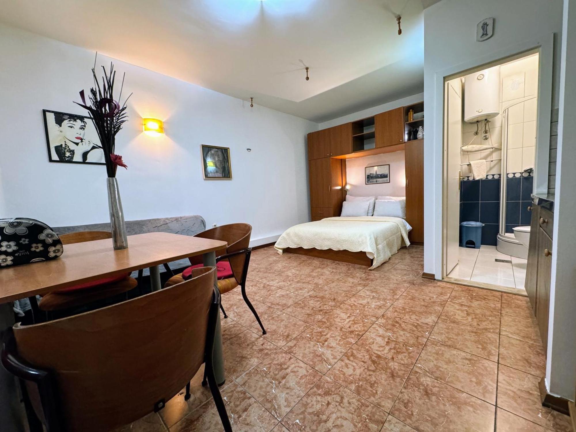 Grgur Studio Apartments Сплит Екстериор снимка