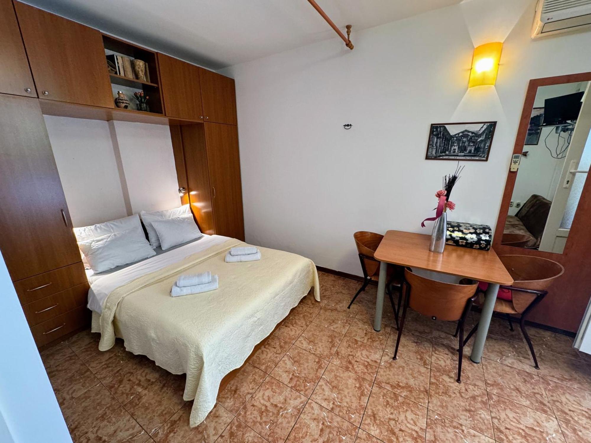 Grgur Studio Apartments Сплит Екстериор снимка