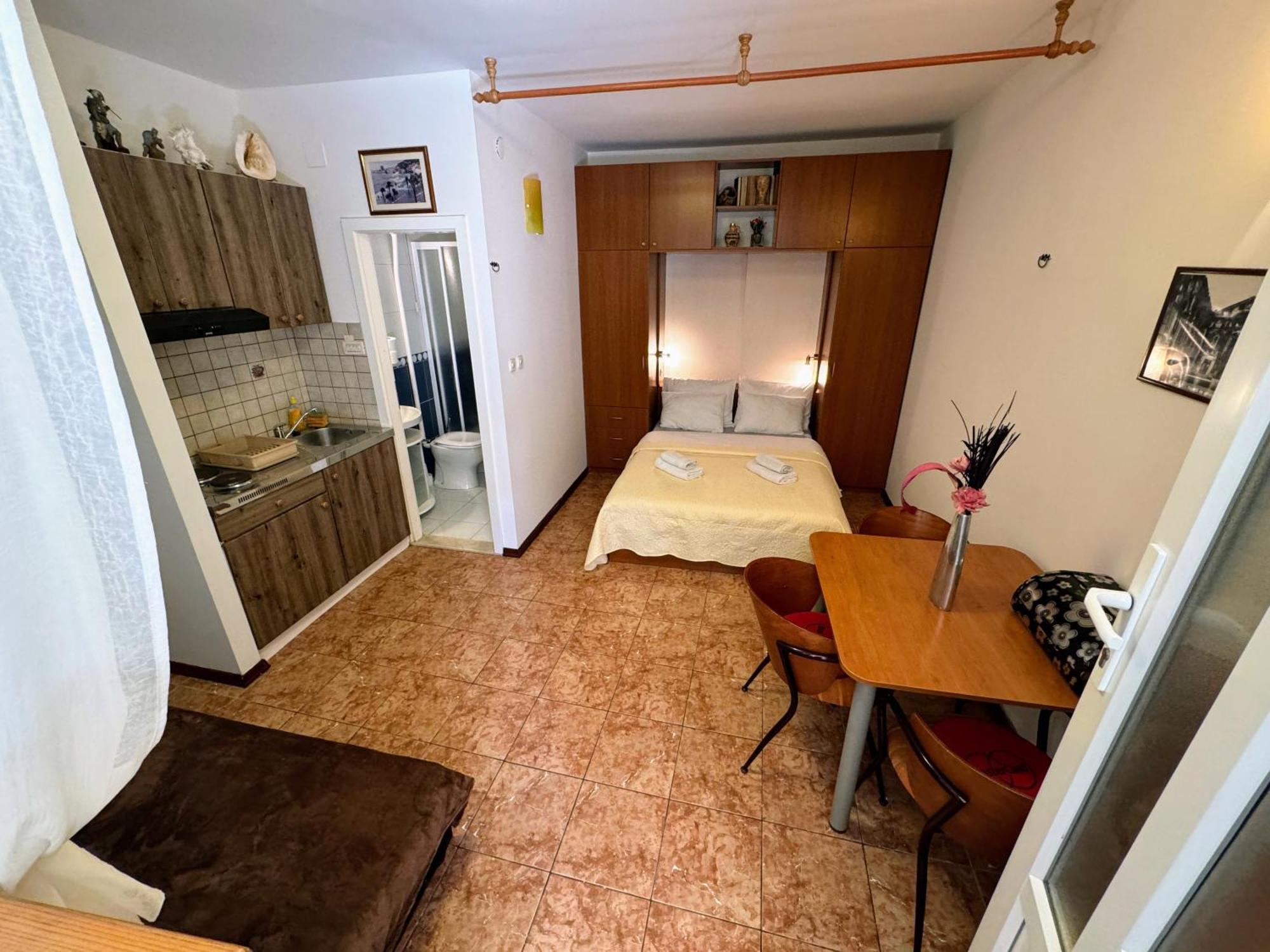 Grgur Studio Apartments Сплит Екстериор снимка